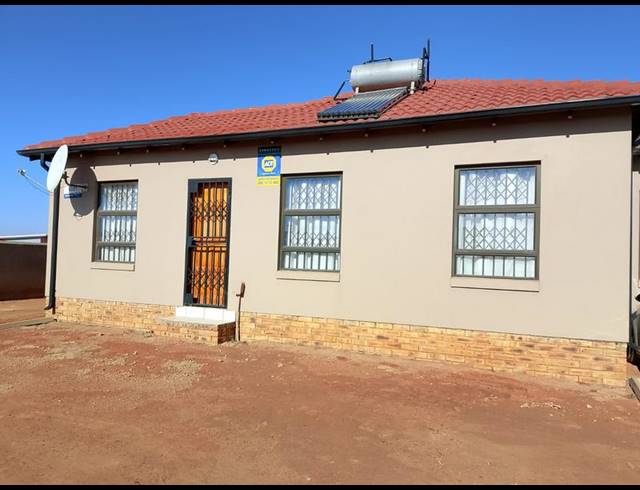3 BEDROOM PROPERTY TO RENT IN CRYSTAL PARK